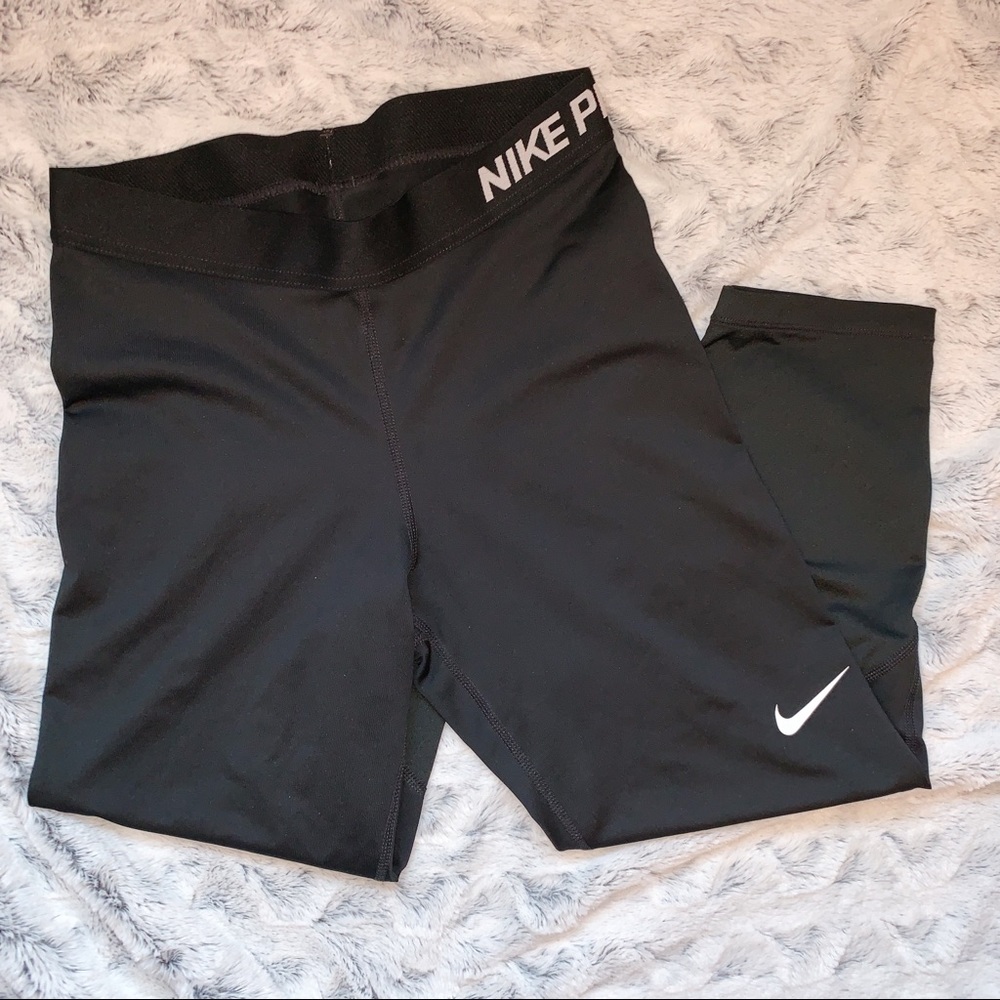 Black Nike Pro Dri-Fit Capri Leggings